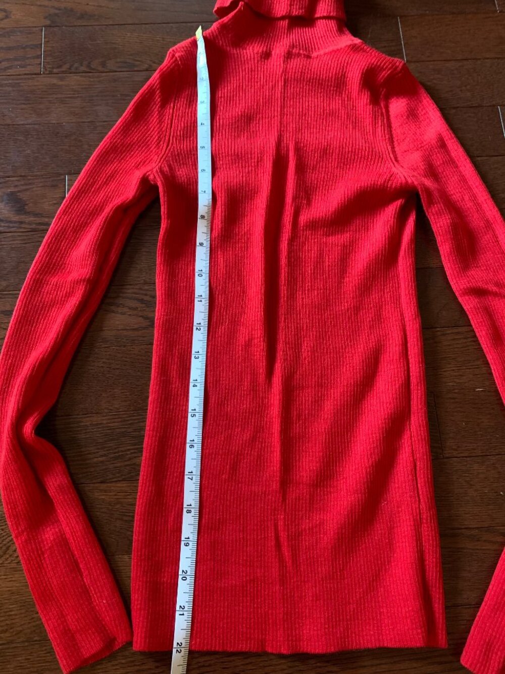 Uniqlo Turtleneck - Picture 5 of 7